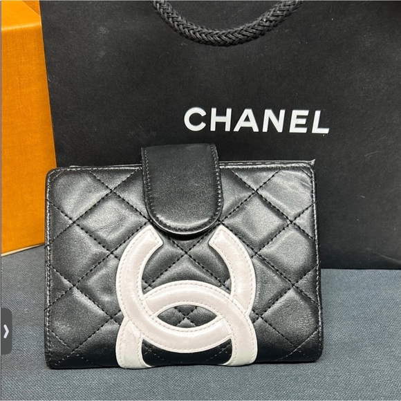 CHANEL Cambon Leather Wallet Agenda - Picture 2 of 13